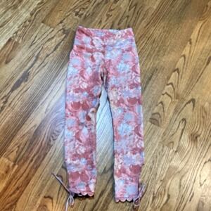 Daily Practice Pink Floral Leggings Size S Scalloped Hem Ankle Tie Yoga